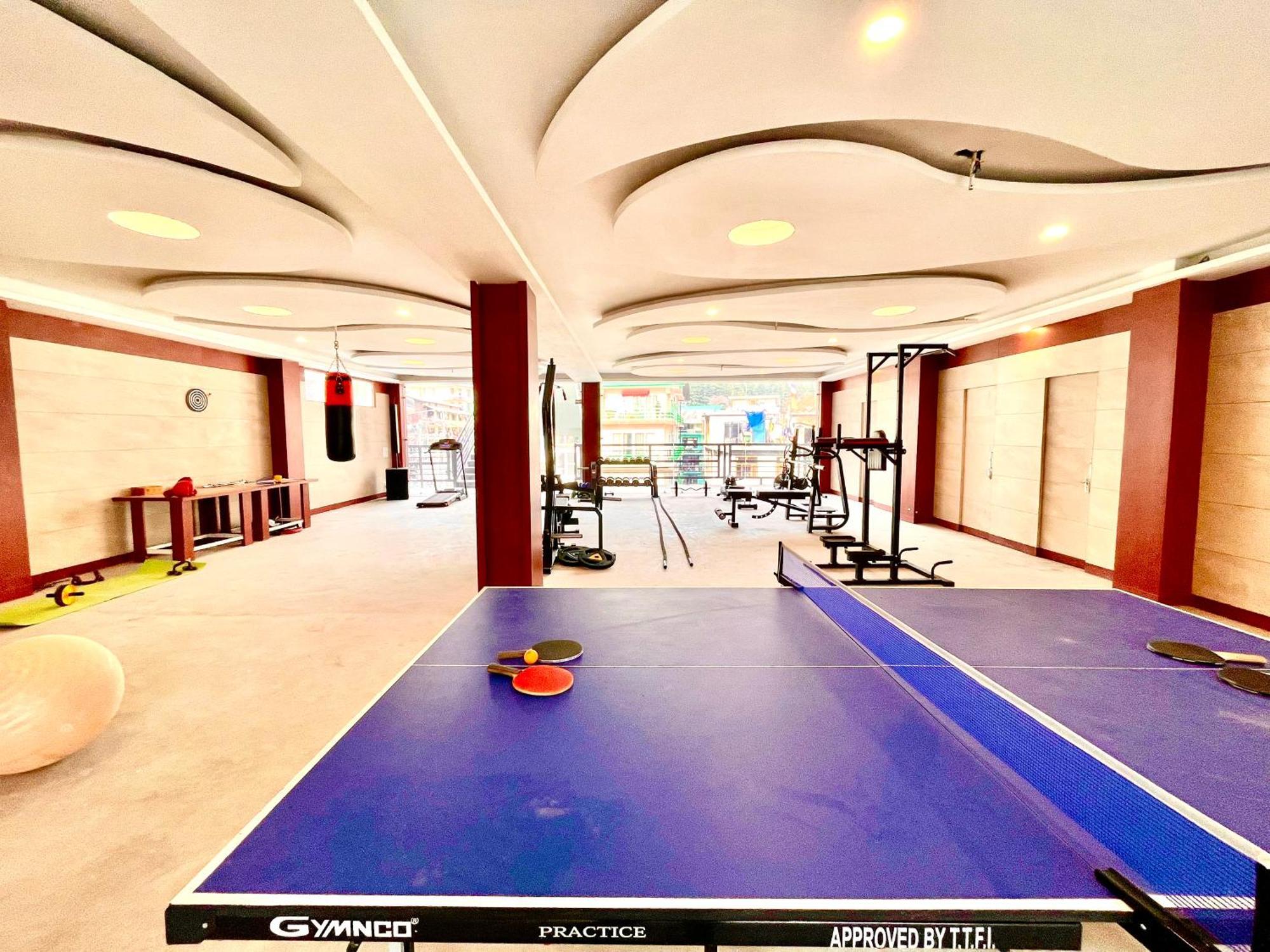 Vista Resort, Manali - ! Near Mall Road !! Hot & Cold Ac Rooms !! Best Selling !! Big Parking !! Luxury Collection !! Open Terrace !! Lift !! Playing Zone !! Property Of The Year ! ภายนอก รูปภาพ