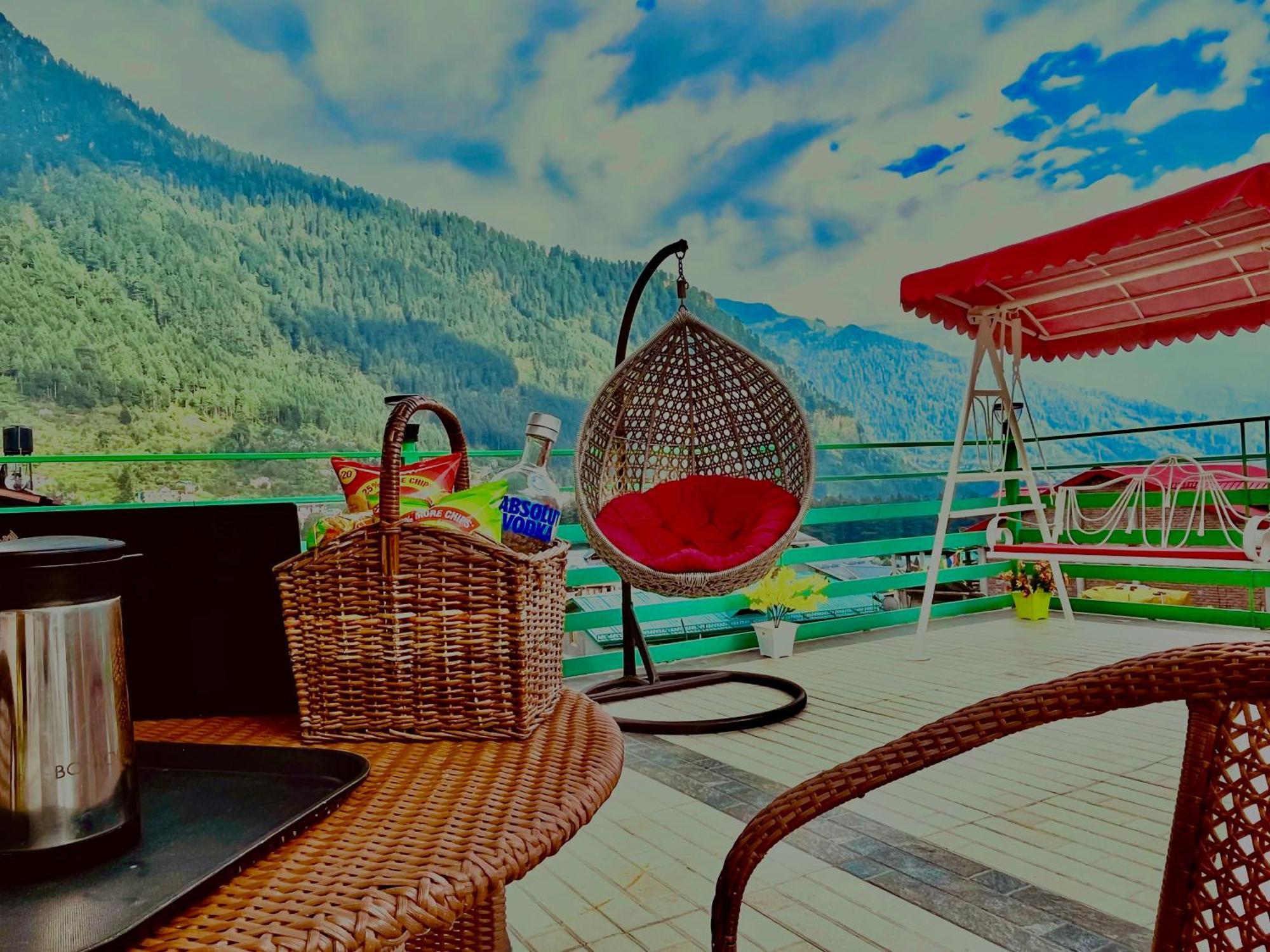 Vista Resort, Manali - ! Near Mall Road !! Hot & Cold Ac Rooms !! Best Selling !! Big Parking !! Luxury Collection !! Open Terrace !! Lift !! Playing Zone !! Property Of The Year ! ภายนอก รูปภาพ
