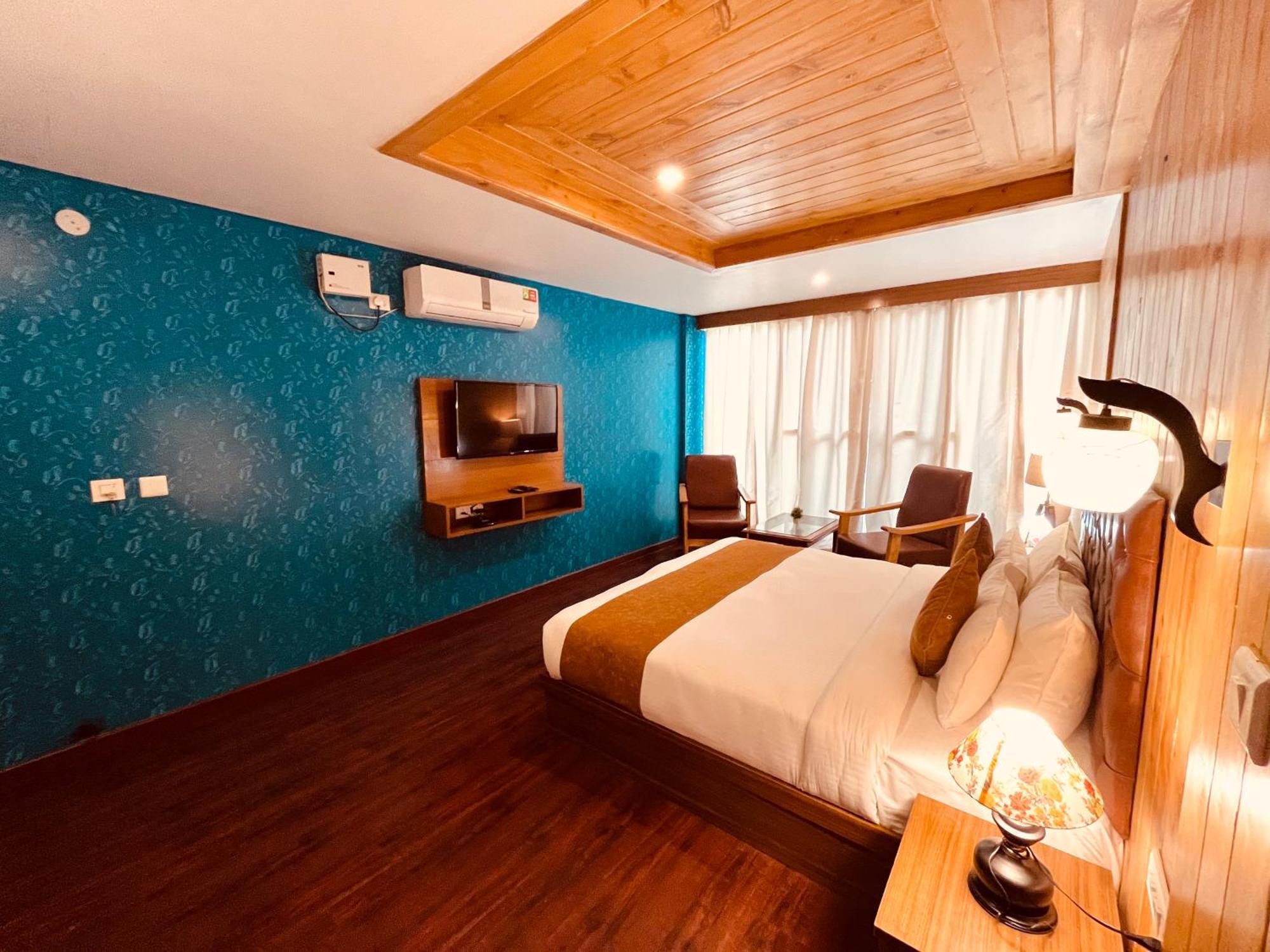 Vista Resort, Manali - ! Near Mall Road !! Hot & Cold Ac Rooms !! Best Selling !! Big Parking !! Luxury Collection !! Open Terrace !! Lift !! Playing Zone !! Property Of The Year ! ภายนอก รูปภาพ