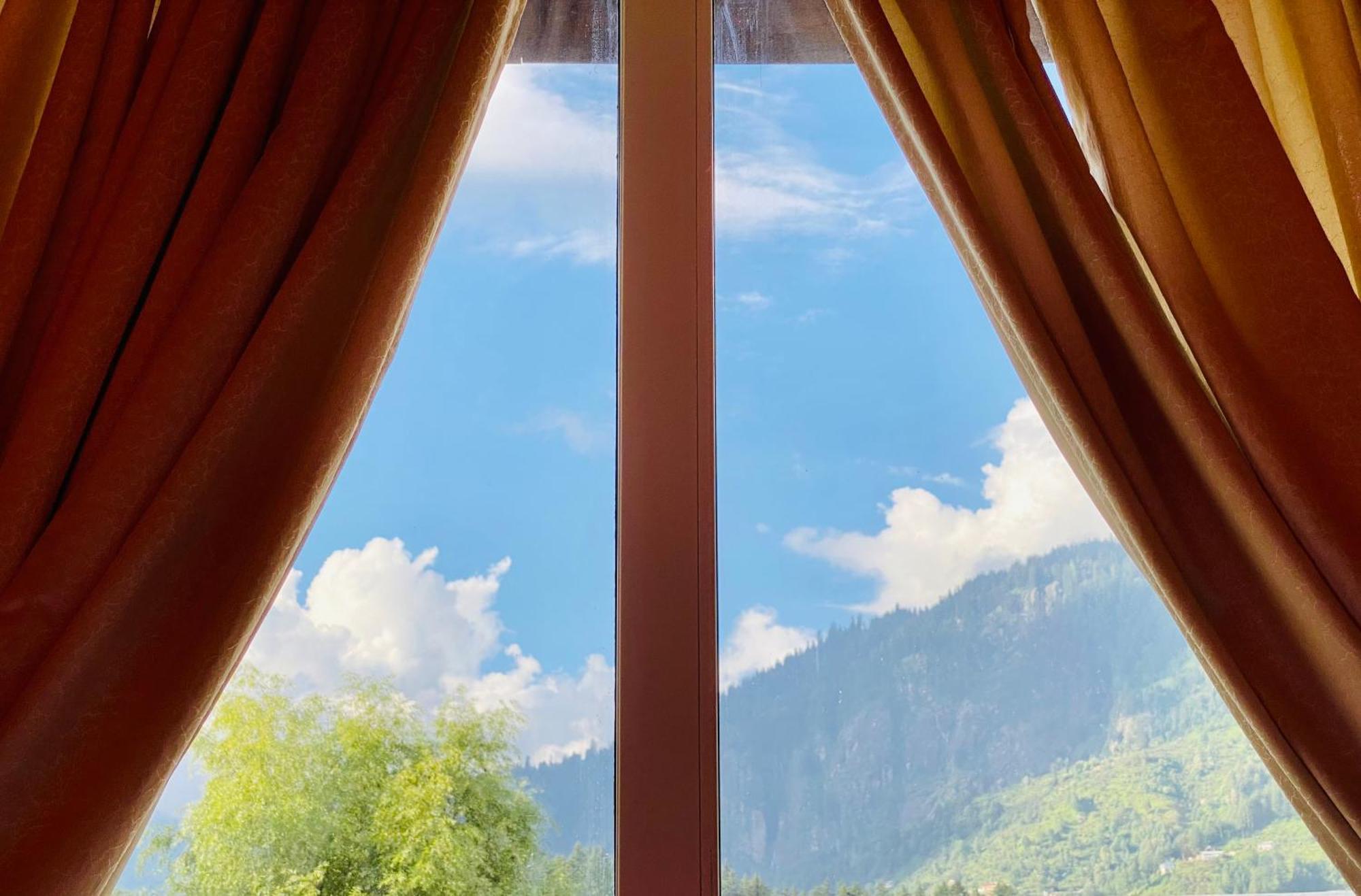 Vista Resort, Manali - ! Near Mall Road !! Hot & Cold Ac Rooms !! Best Selling !! Big Parking !! Luxury Collection !! Open Terrace !! Lift !! Playing Zone !! Property Of The Year ! ภายนอก รูปภาพ