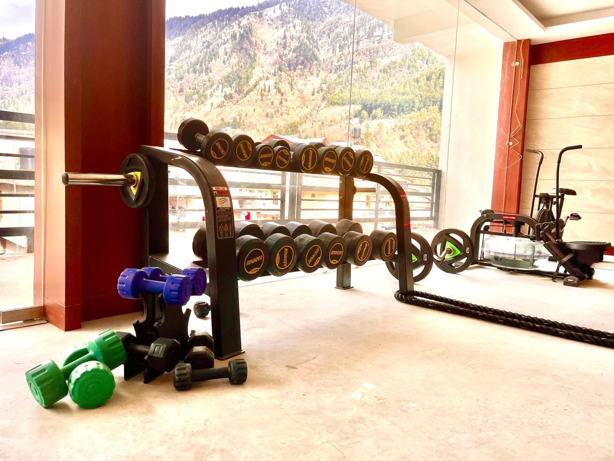Vista Resort, Manali - ! Near Mall Road !! Hot & Cold Ac Rooms !! Best Selling !! Big Parking !! Luxury Collection !! Open Terrace !! Lift !! Playing Zone !! Property Of The Year ! ภายนอก รูปภาพ