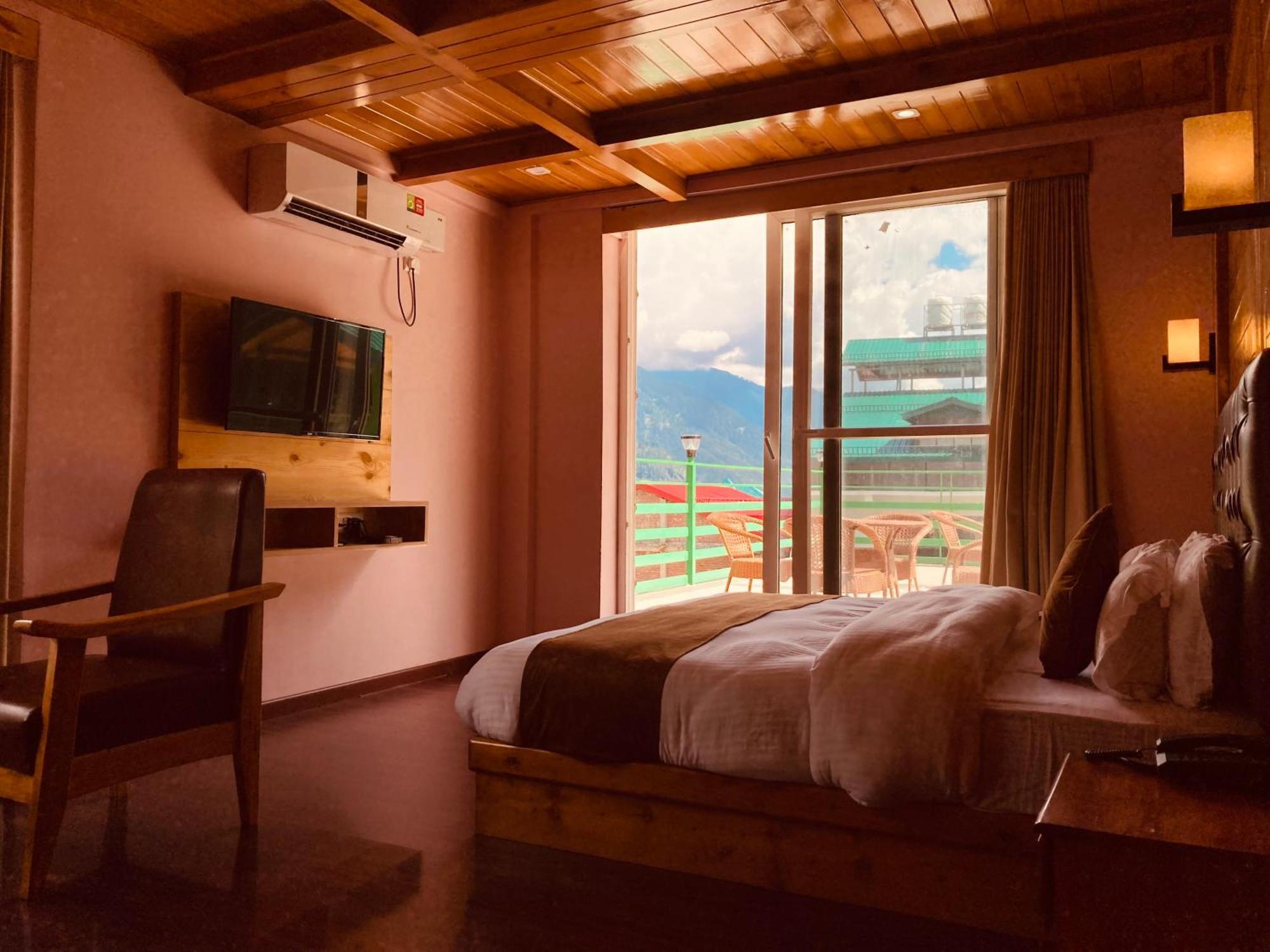 Vista Resort, Manali - ! Near Mall Road !! Hot & Cold Ac Rooms !! Best Selling !! Big Parking !! Luxury Collection !! Open Terrace !! Lift !! Playing Zone !! Property Of The Year ! ภายนอก รูปภาพ
