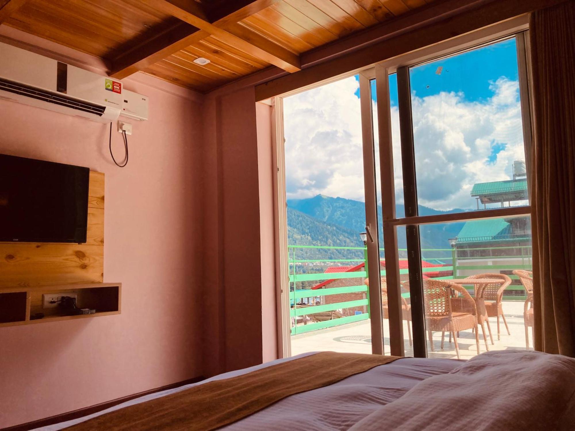 Vista Resort, Manali - ! Near Mall Road !! Hot & Cold Ac Rooms !! Best Selling !! Big Parking !! Luxury Collection !! Open Terrace !! Lift !! Playing Zone !! Property Of The Year ! ภายนอก รูปภาพ